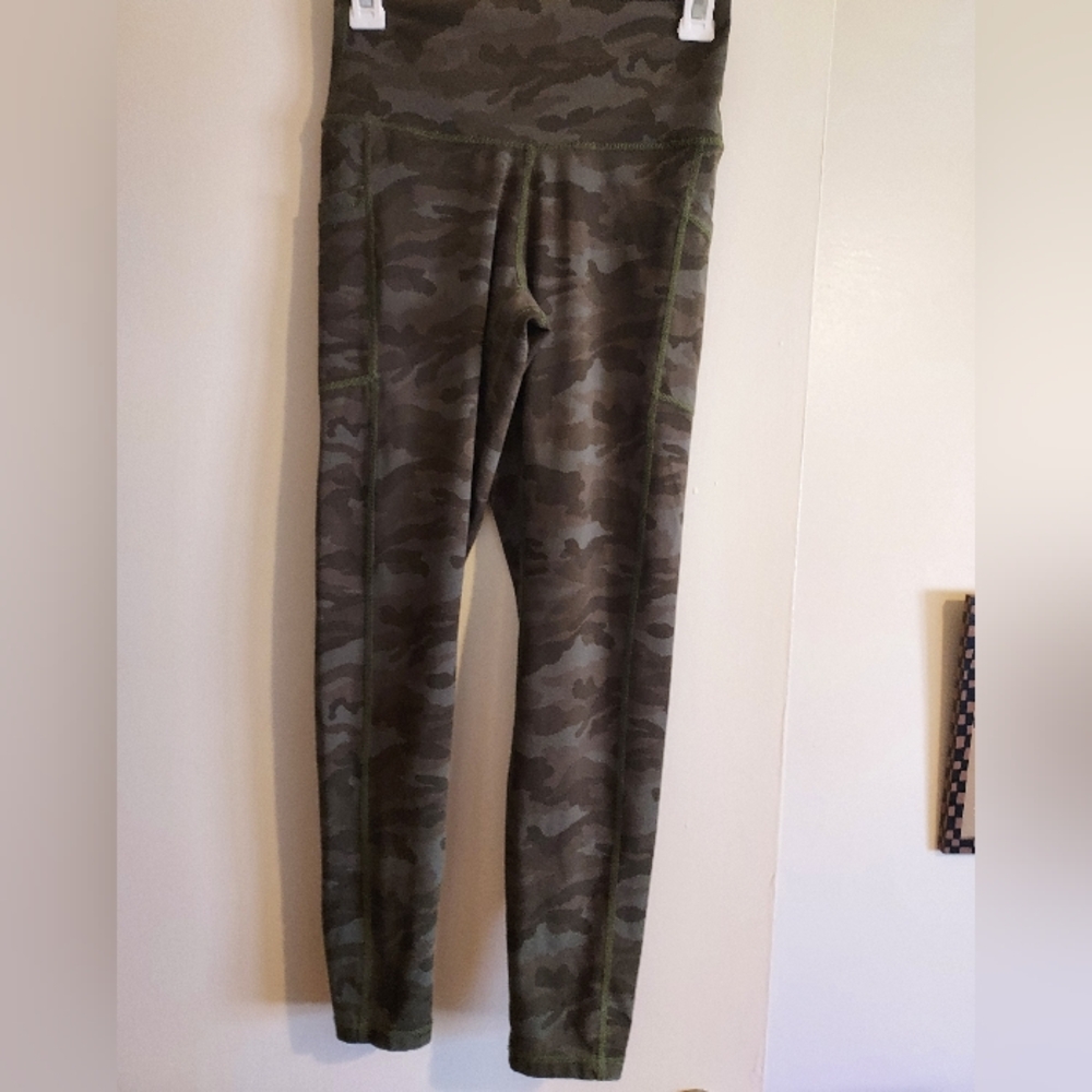Green Camo Print High-rise Leggings